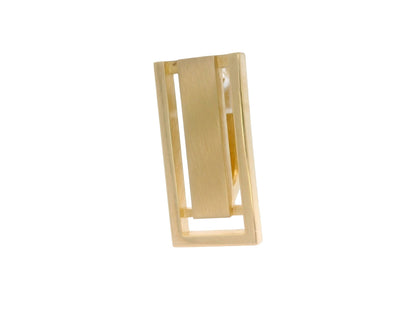 Cercei Antonia Gold dreptunghiulari din aur cu design geometric, finisaj mat și margini lucioase, stil minimalist.