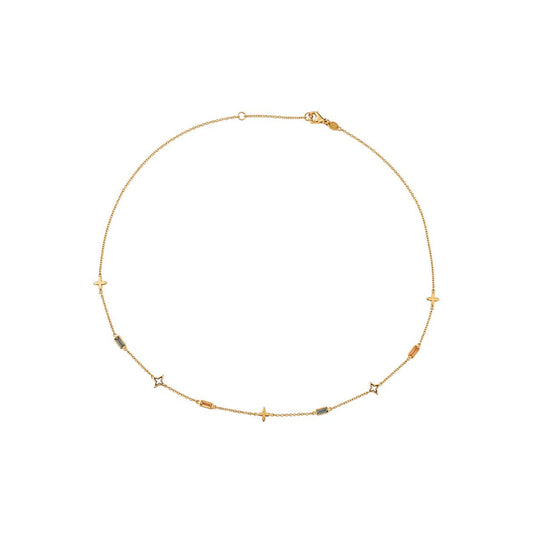 Colier delicat Antonia Gold placat cu aur, cu elemente decorative geometrice și pietre contrastante pe lanț fin