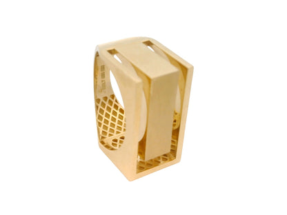 Inel statement Antonia Gold din aur galben de 18k cu design geometric arhitectural și model tip rețea pe interior
