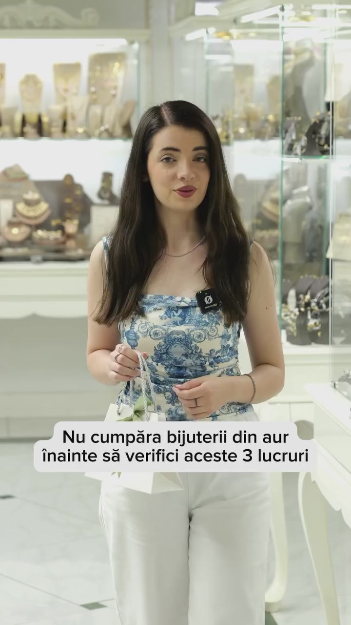 Încarcă clipul video: 